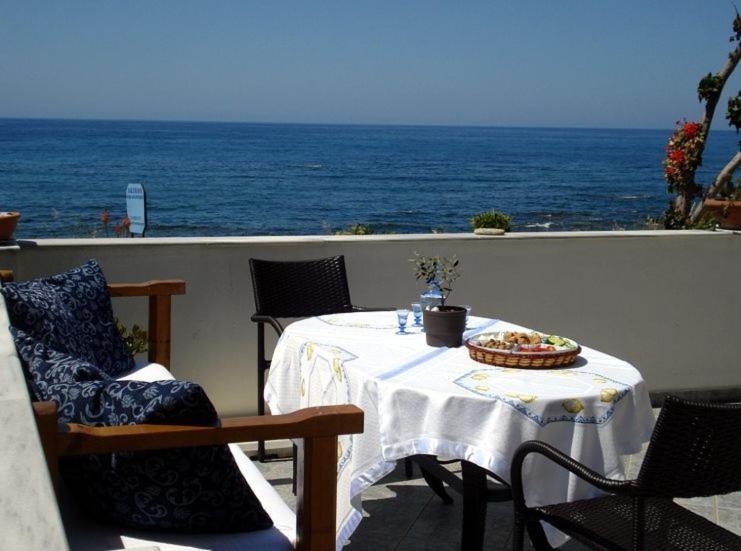 Skinos Apartments Плакиас Екстериор снимка